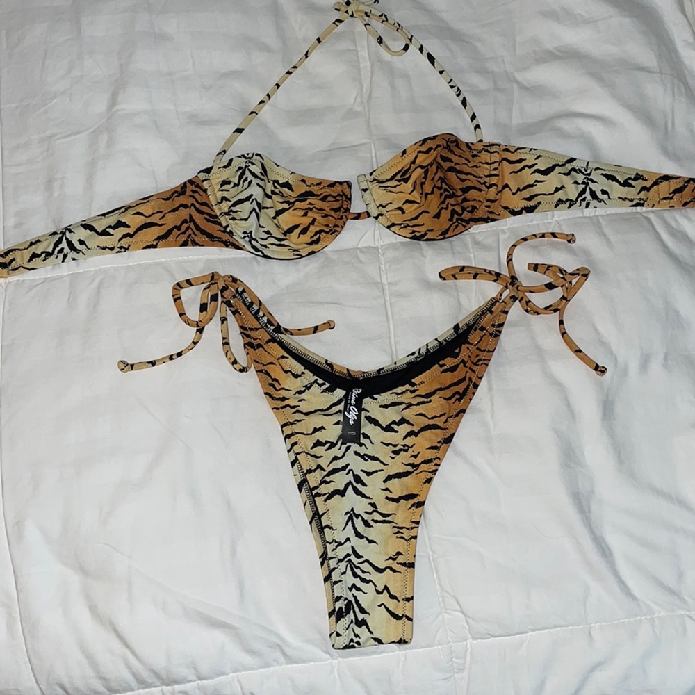 Reina Olga tiger bikini